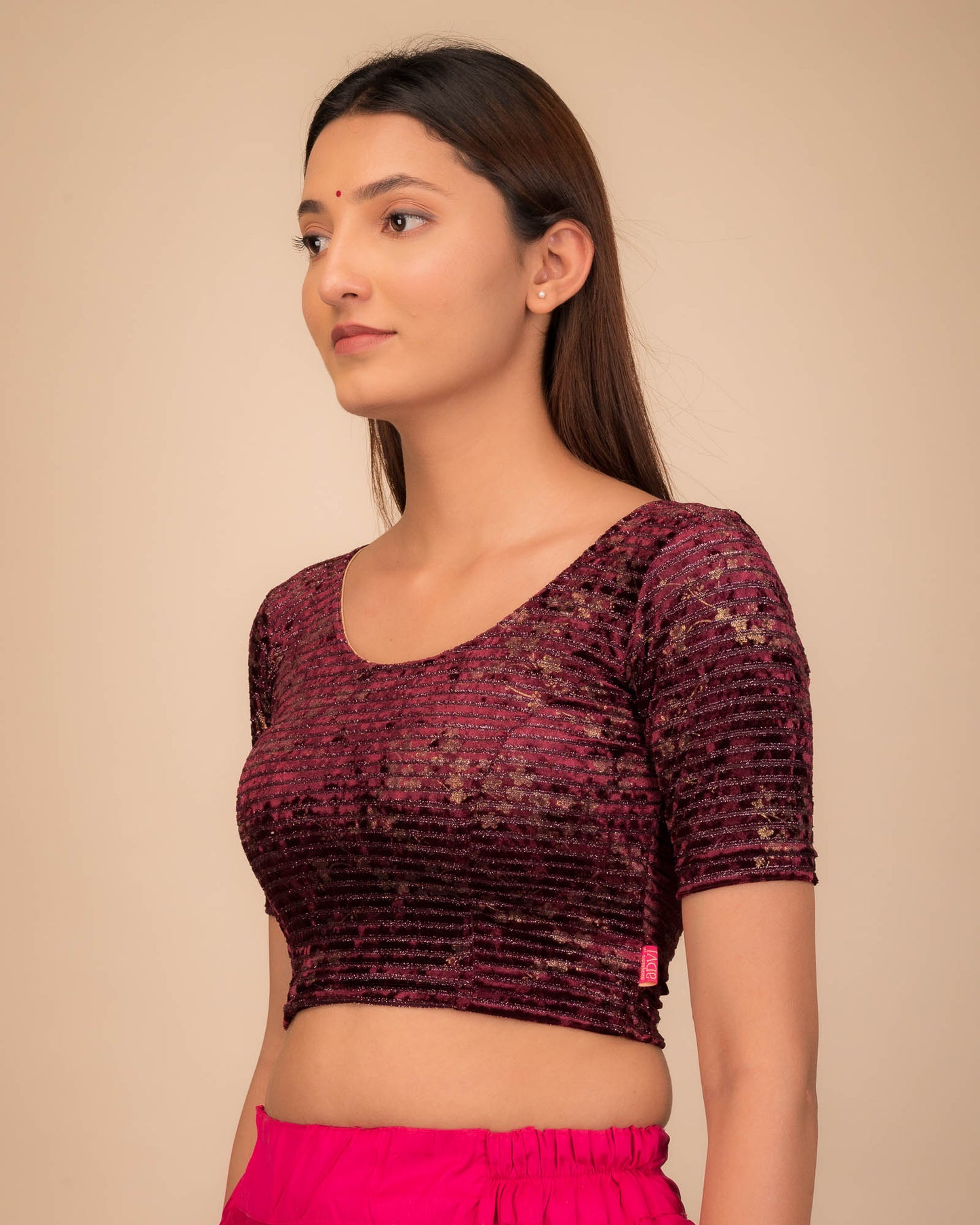 Side profile highlighting the fit and sleeve structure.