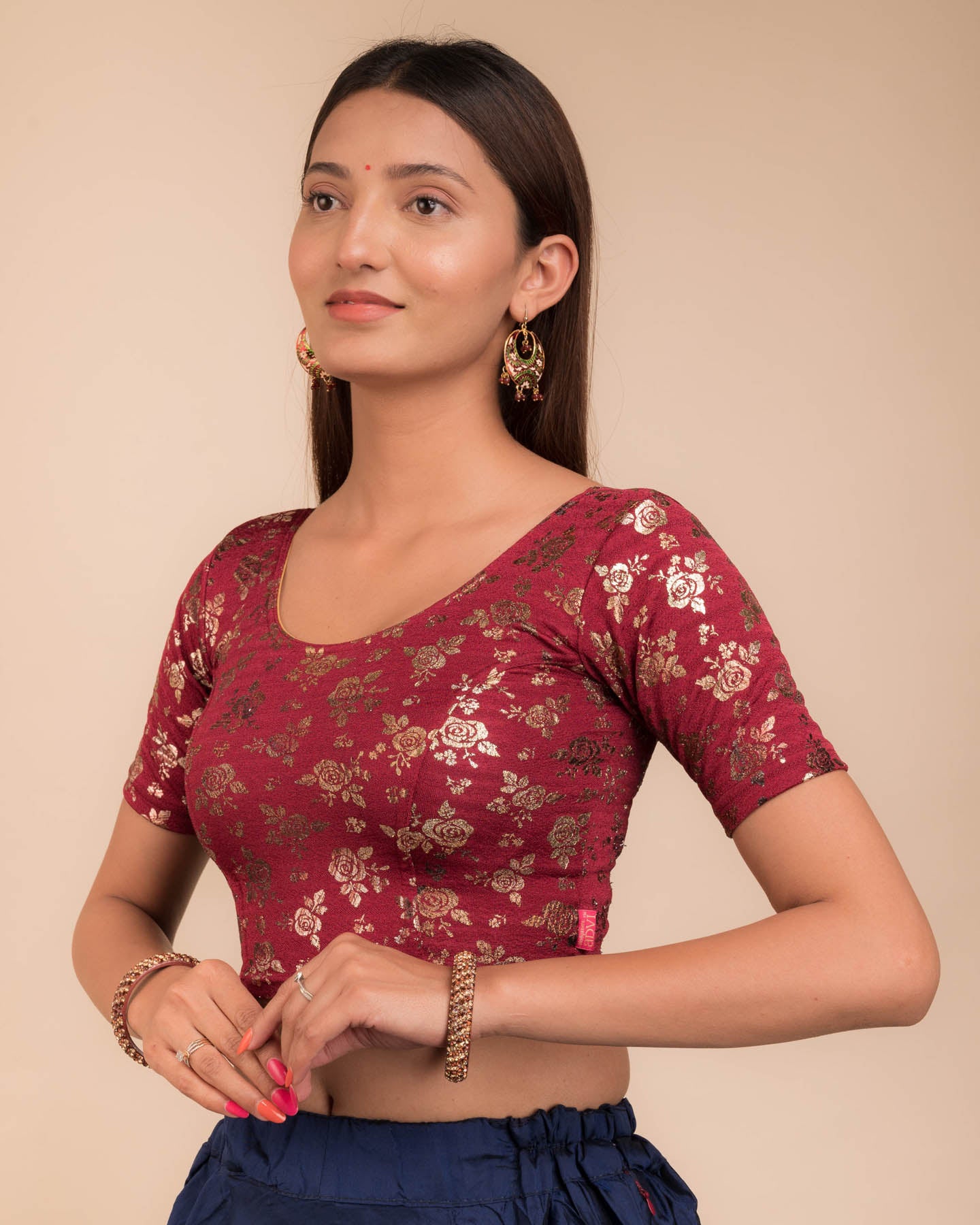 Side profile highlighting the fit and sleeve length.