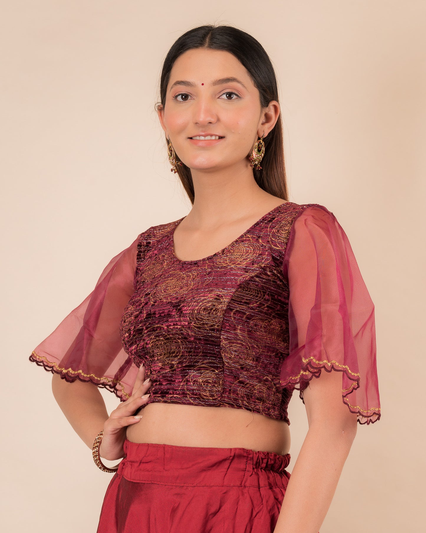 Side profile highlighting the sleeve structure and fit.