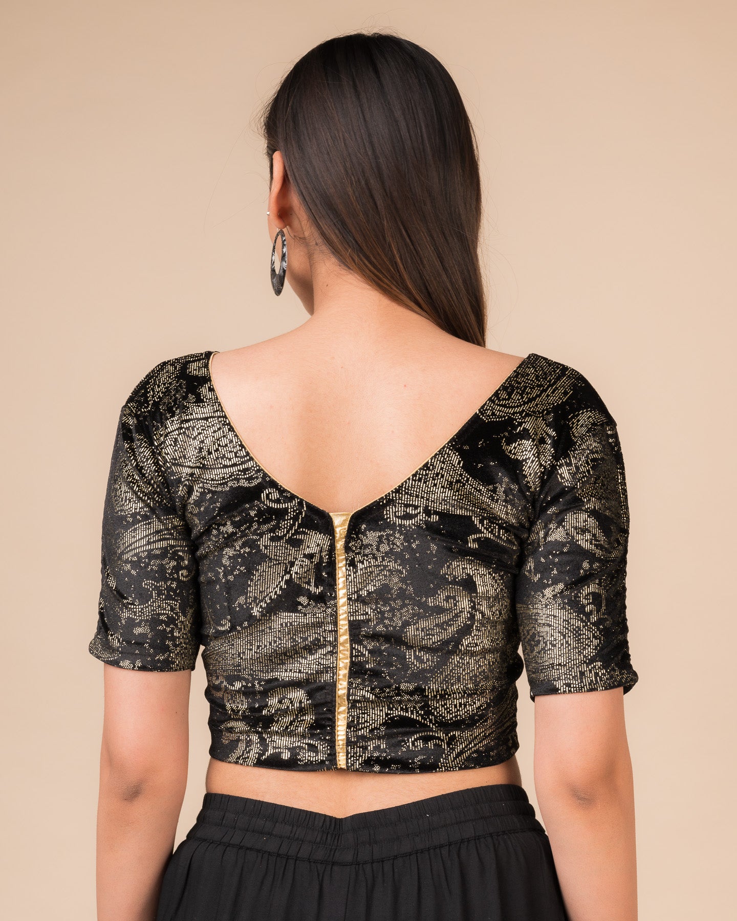 Rear view showcasing gota detailing at the back yoke