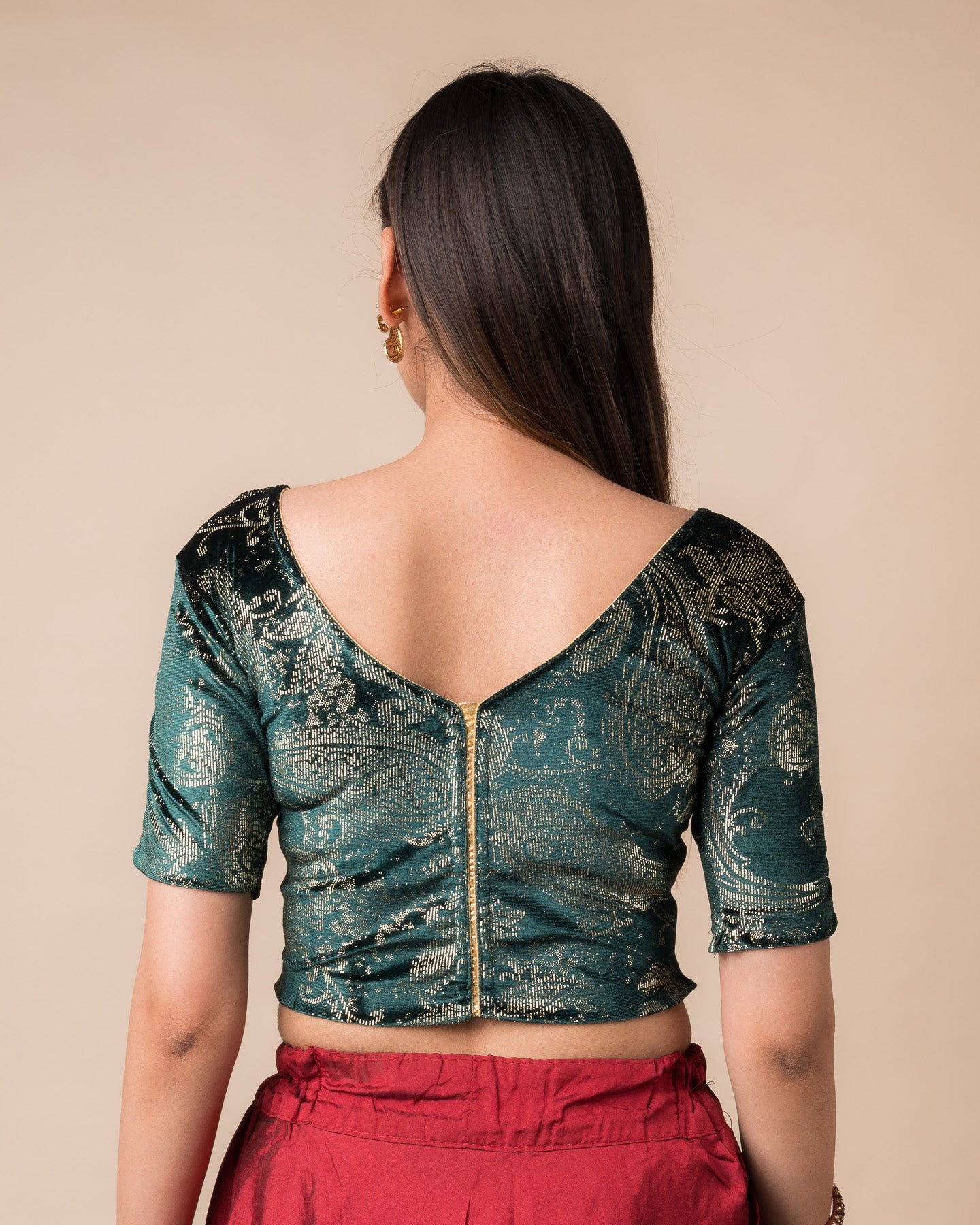 Rear view showcasing gota detailing at the back yoke