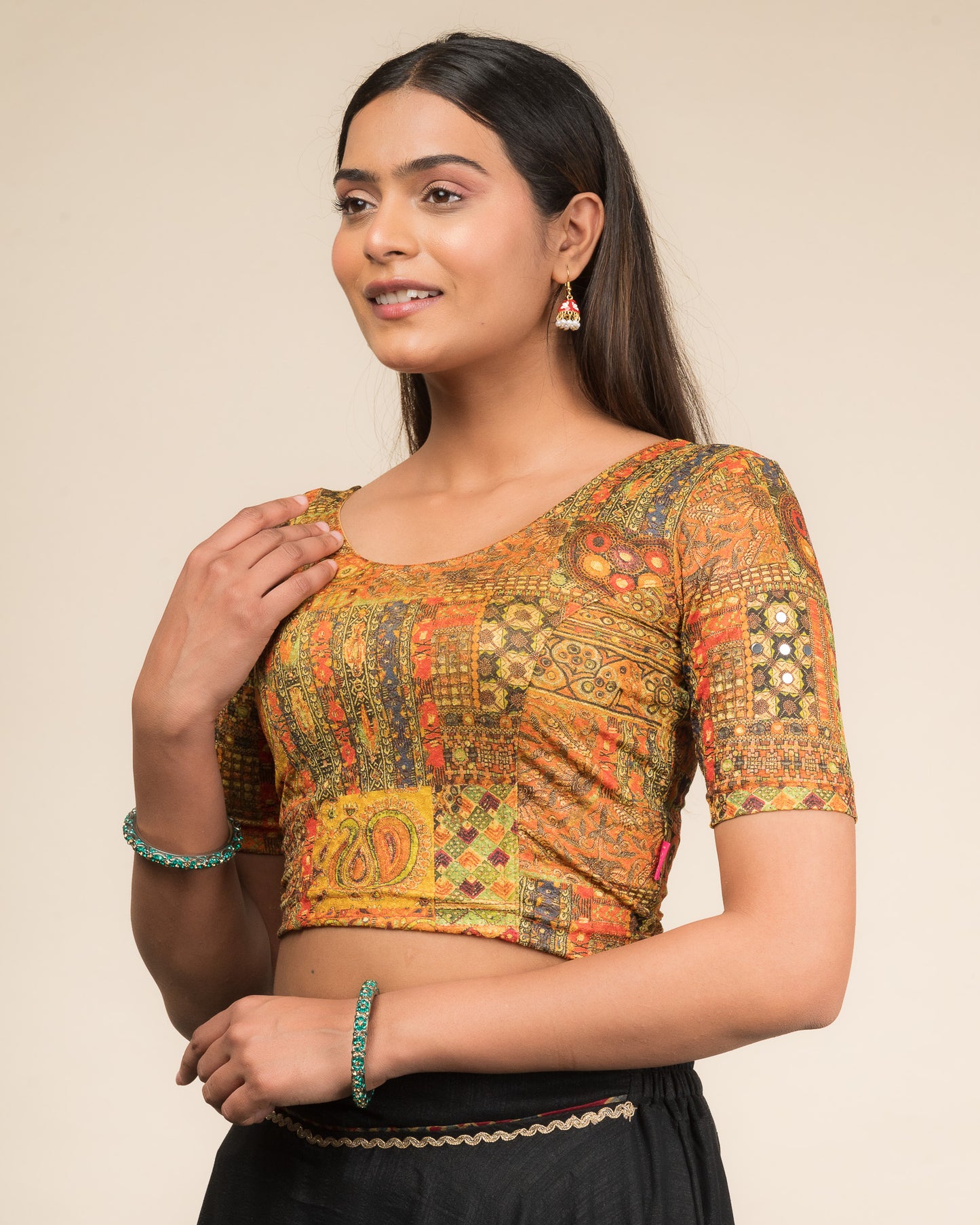 Side profile highlighting the fit and sleeve structure.