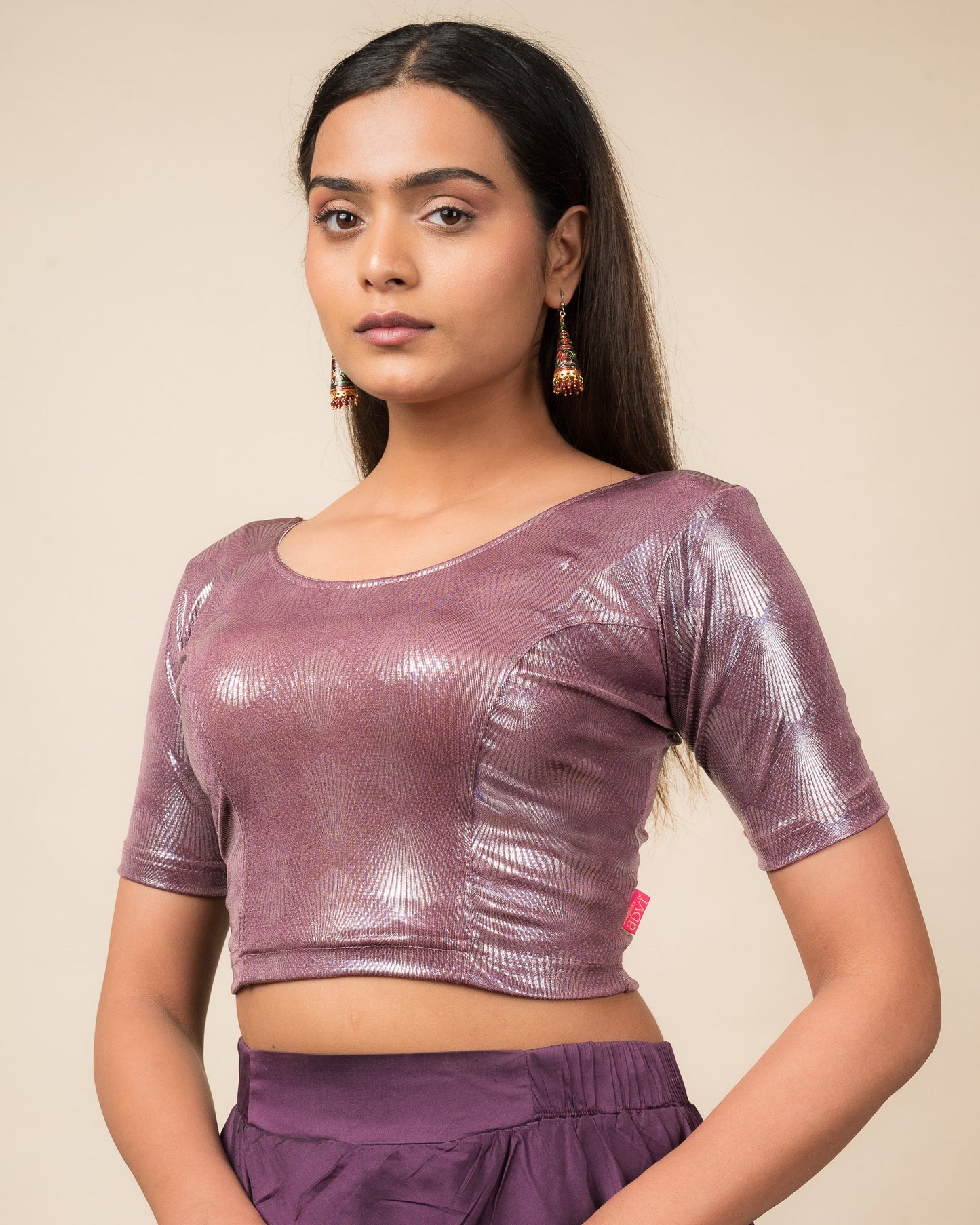 Side profile showing the fit and sleeve structure.