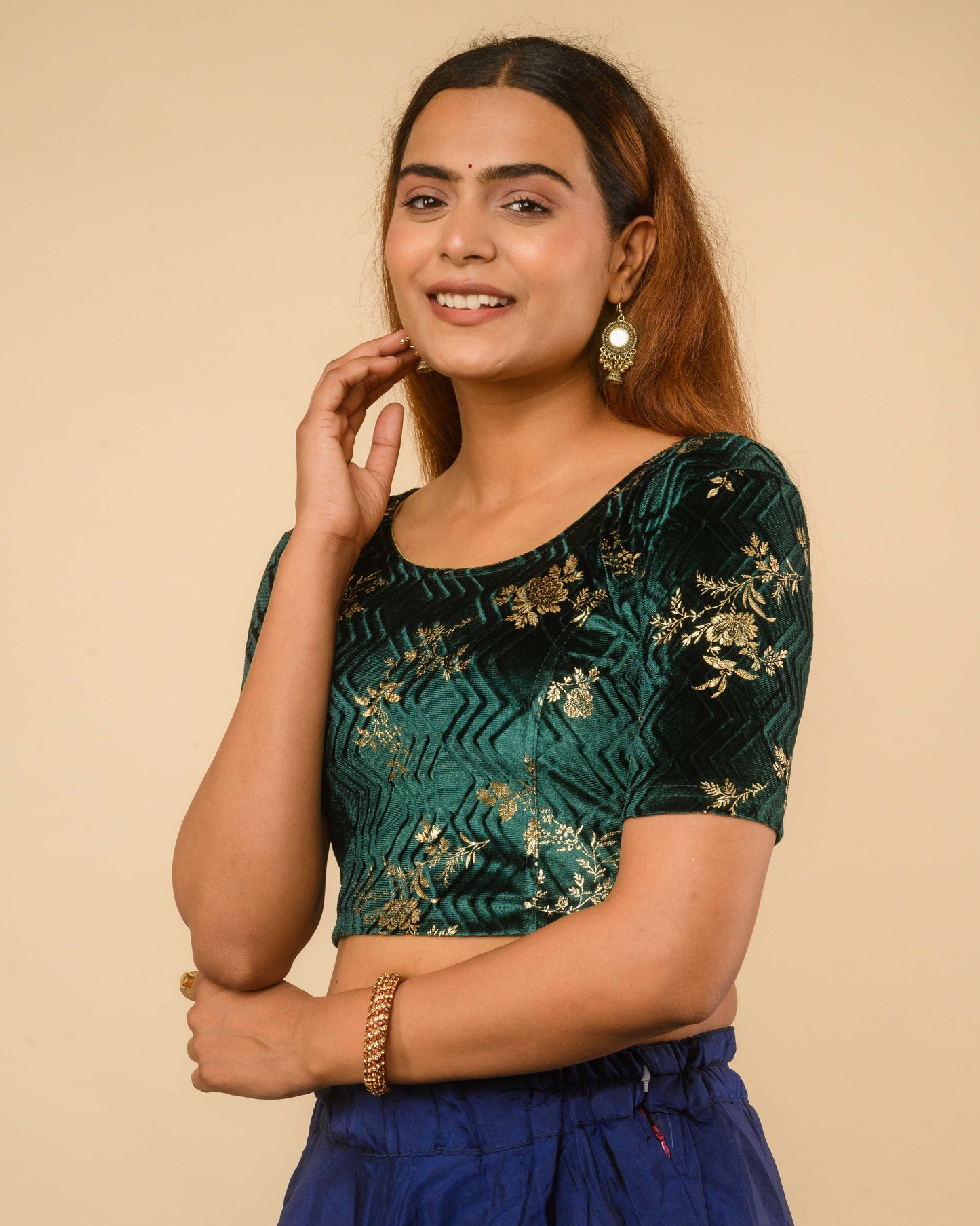 Keri Bottle Green Metallic Velvet Floral Stretchable Saree Blouse – Advi