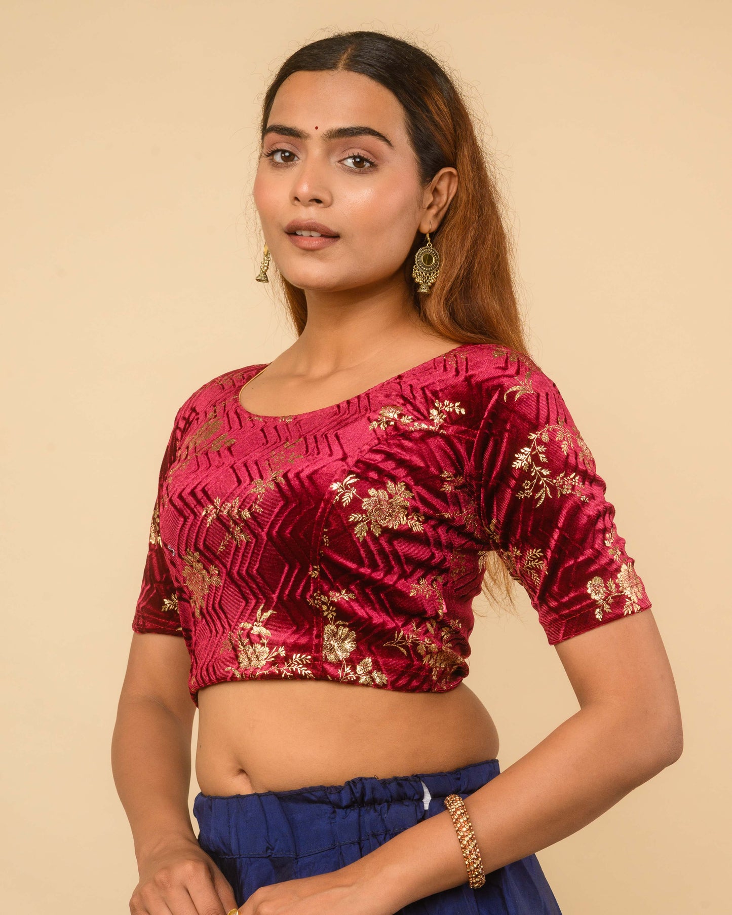 Keri Maroon Metallic Velvet Floral Stretchable Saree Blouse – Advi