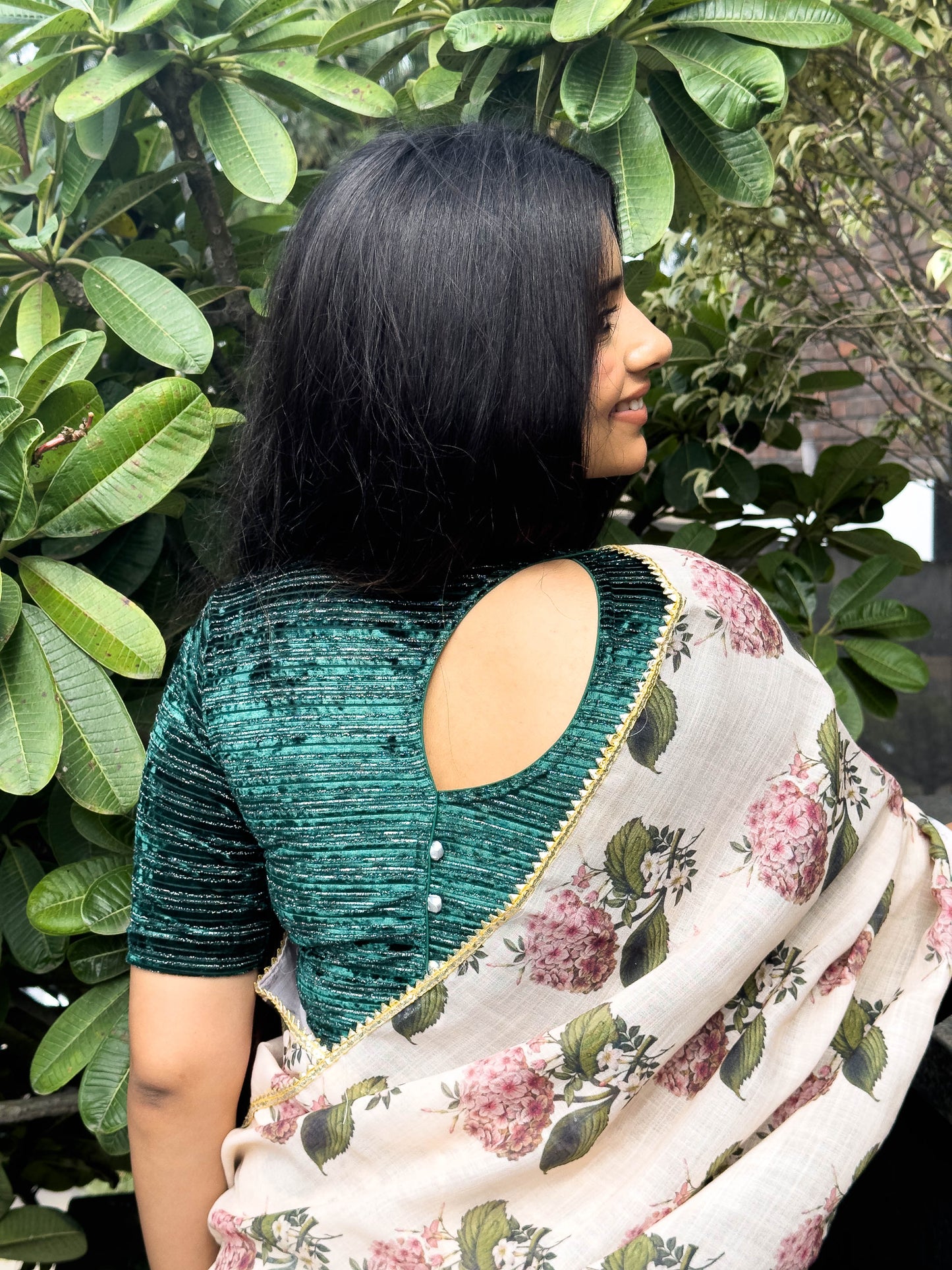 Chanda Bottle Green Bright Floral Brasso Velvet Stretchable Saree Blouse Advi