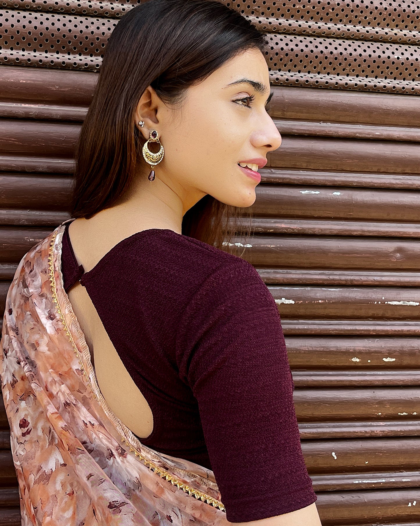 Arishta Wine Hook Detail Elbow Sleeve Blouse – Advi Classic Stretch Fit