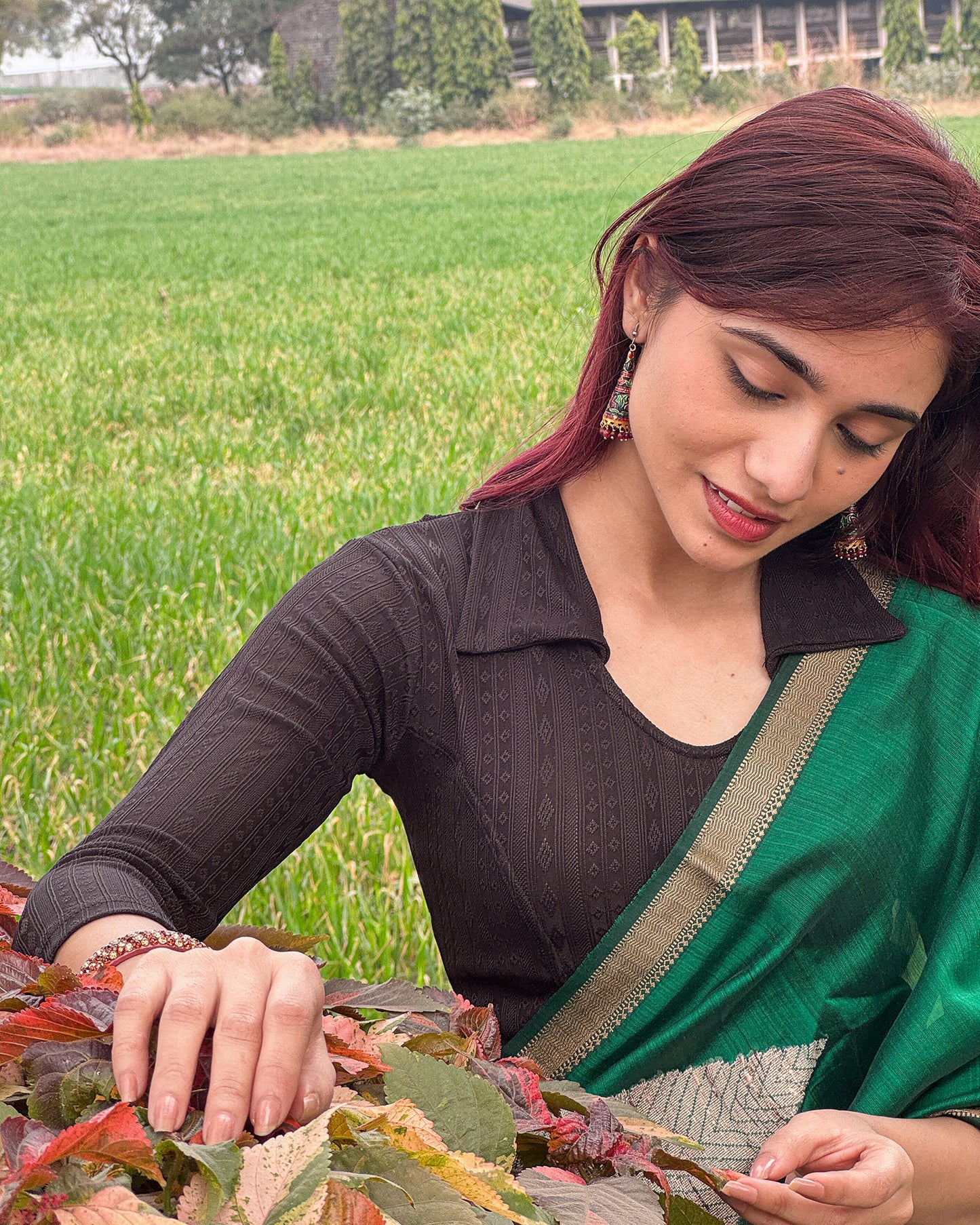 Rakhi Black Geometric Collar Long Sleeve Stretchable Blouse advi