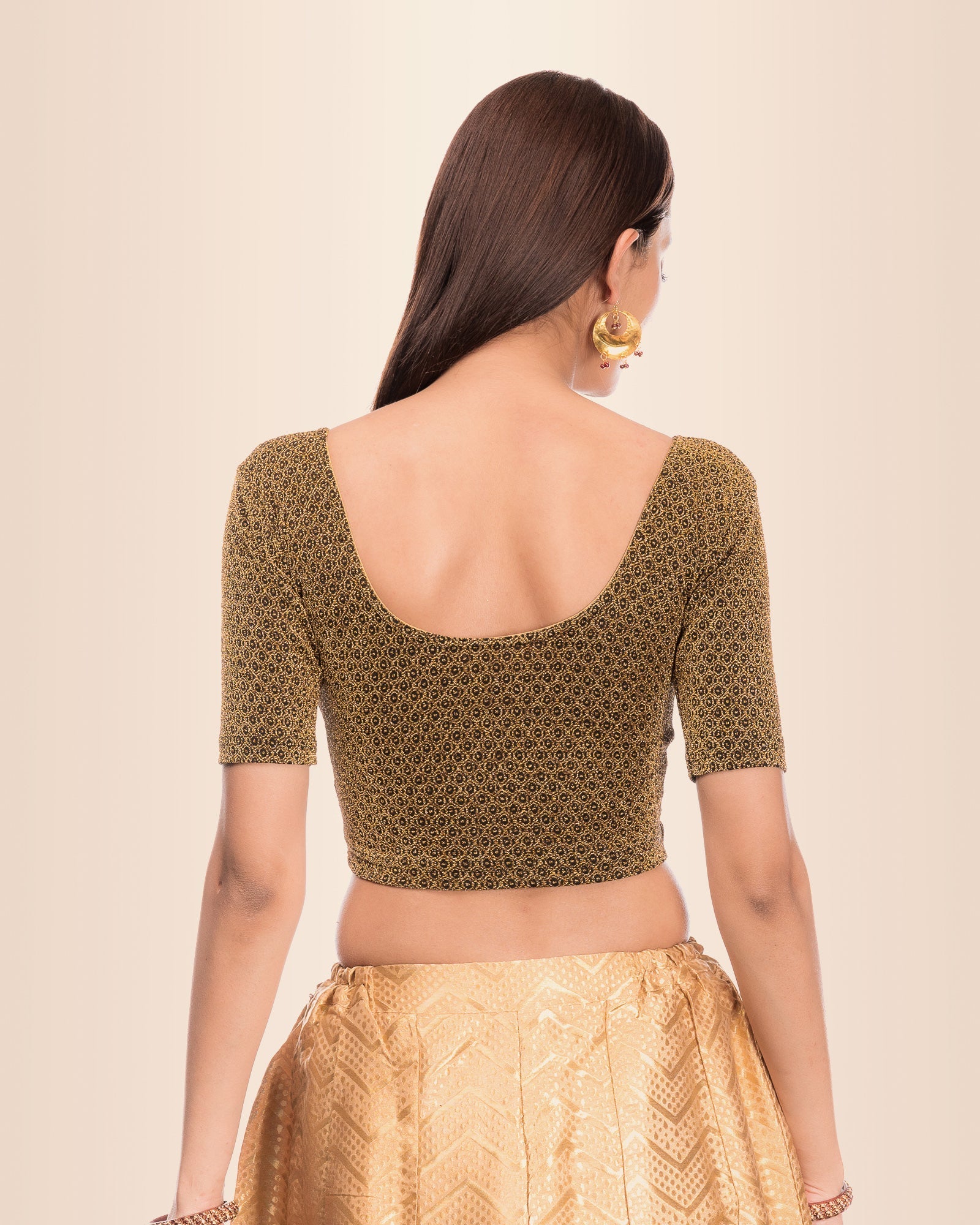 Rear view showing the zig-zag pattern continuing across the back.
