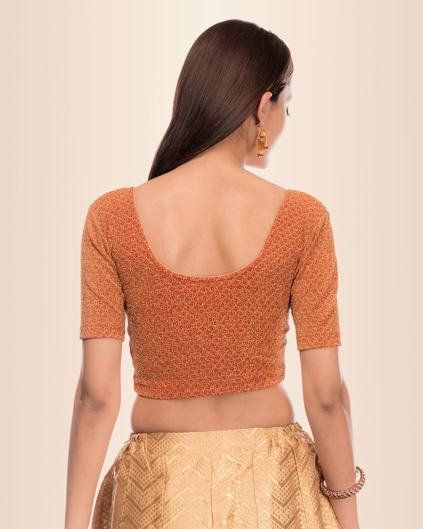 Rear view showing the zig-zag pattern continuing across the back.