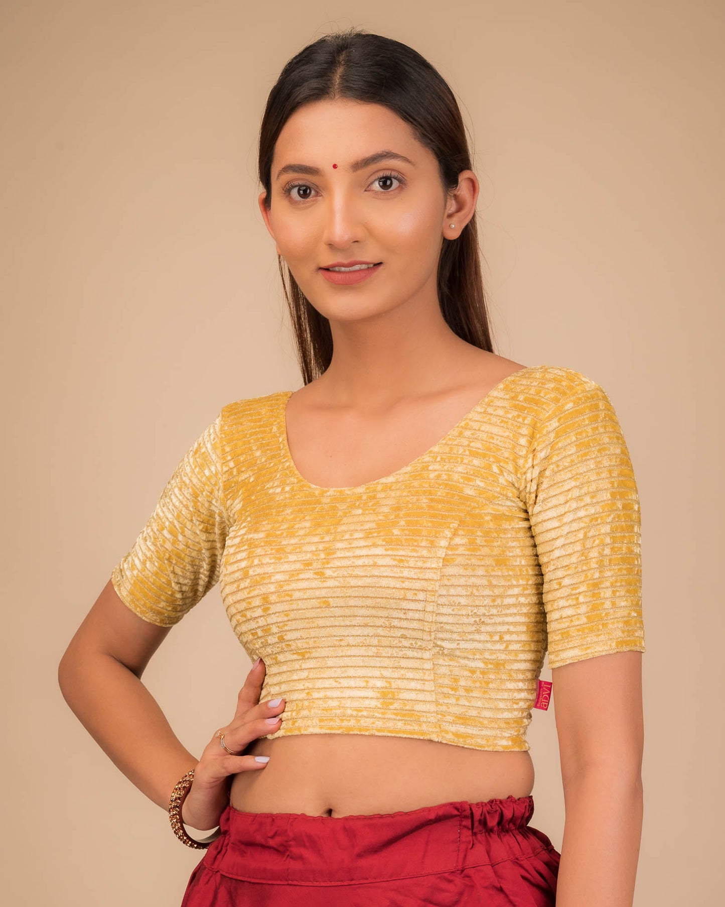 Side profile highlighting the fit and sleeve structure.