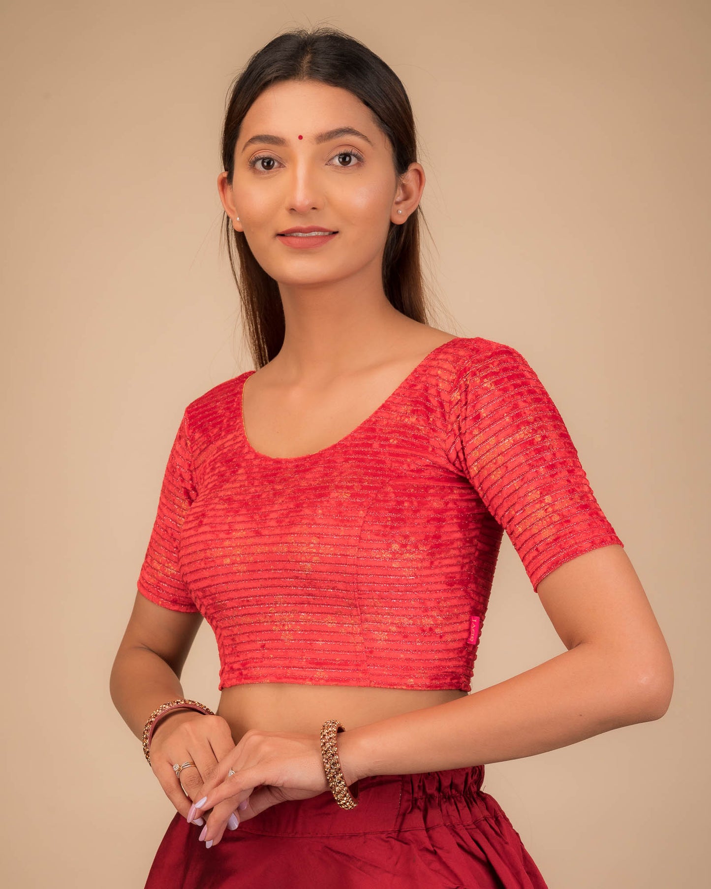 Side profile highlighting the fit and sleeve structure.