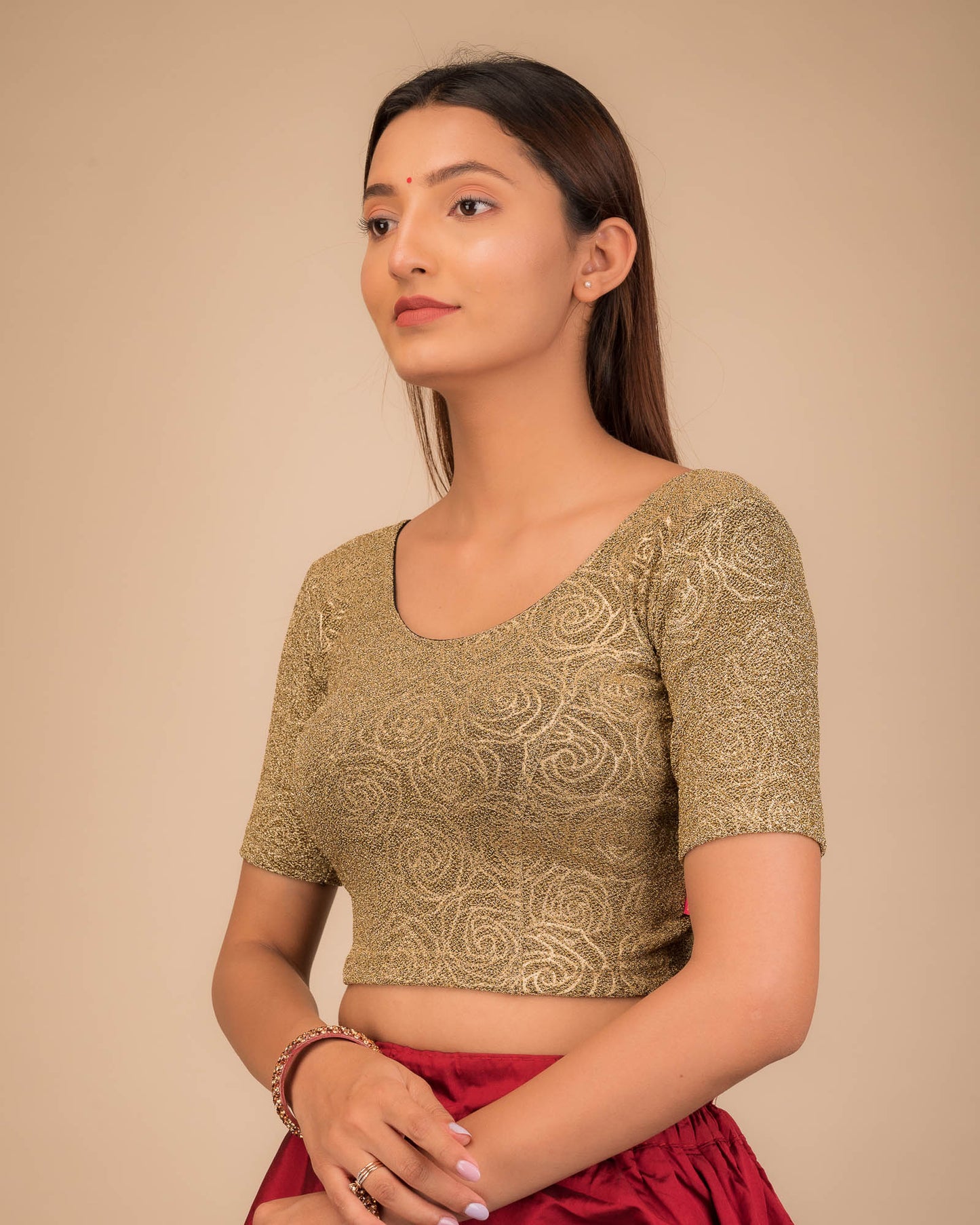Side profile highlighting the fit and sleeve length.