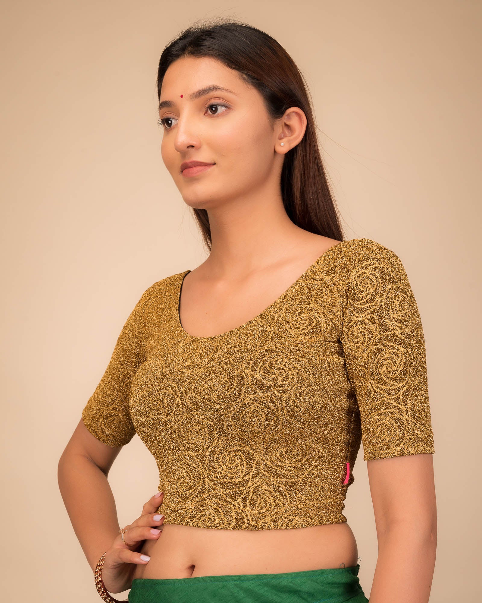 Side profile highlighting the fit and sleeve length.