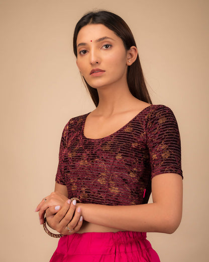 Side profile highlighting the fit and sleeve structure.