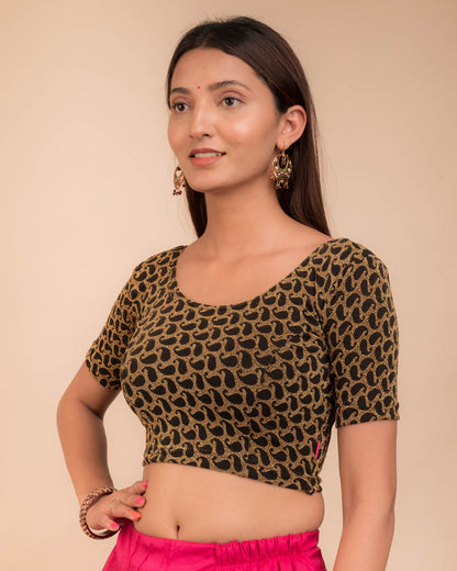 Side profile highlighting the fit and sleeve length.