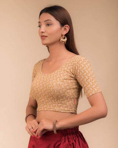 Side profile highlighting the fit and sleeve length.