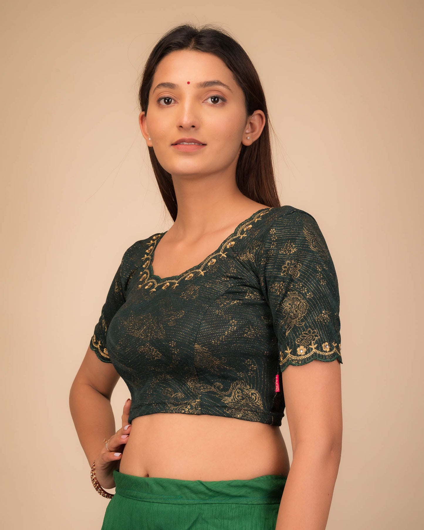 Side profile highlighting the fit and sleeve structure.
