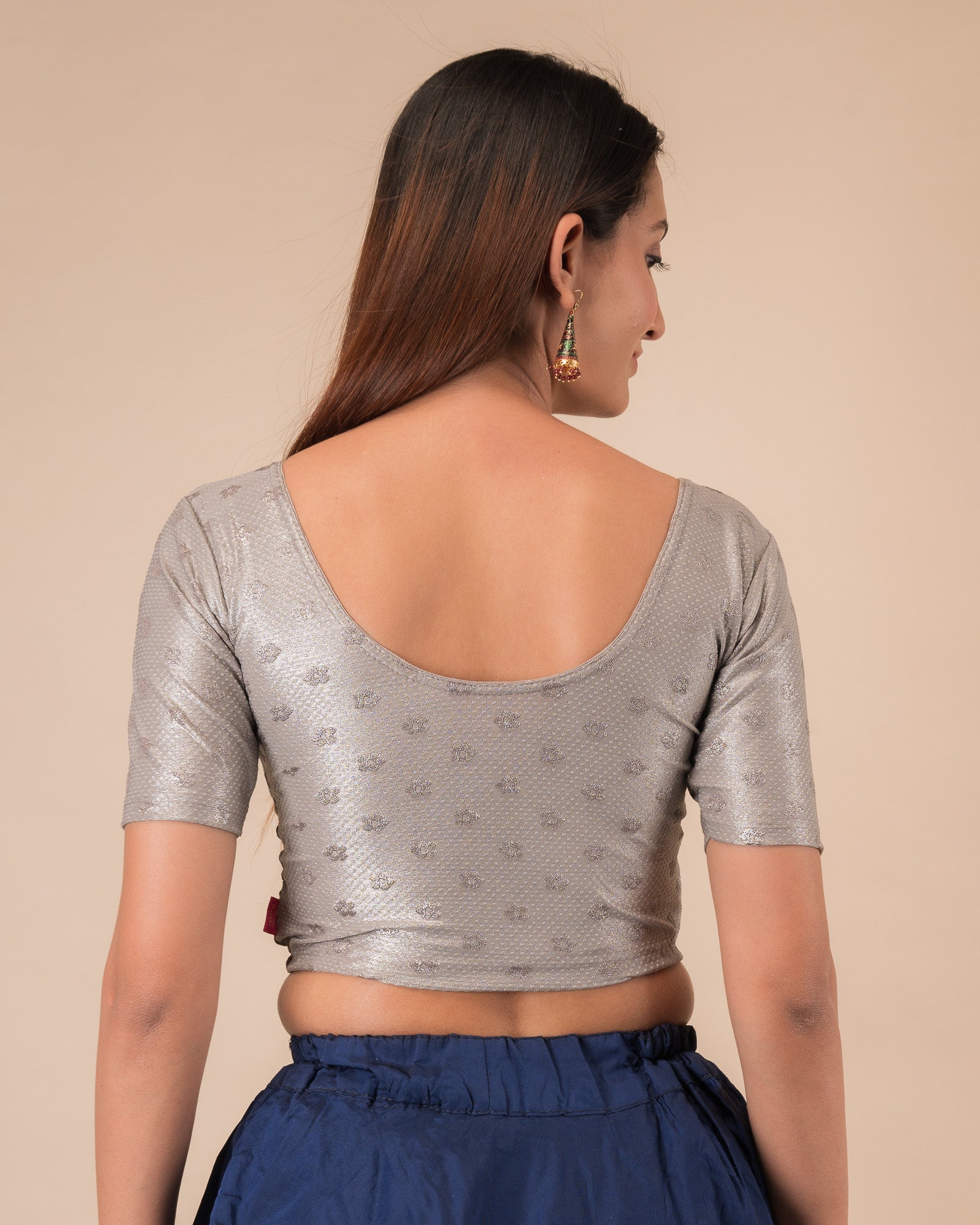  Rear view showcasing the zig-zag pattern on the back