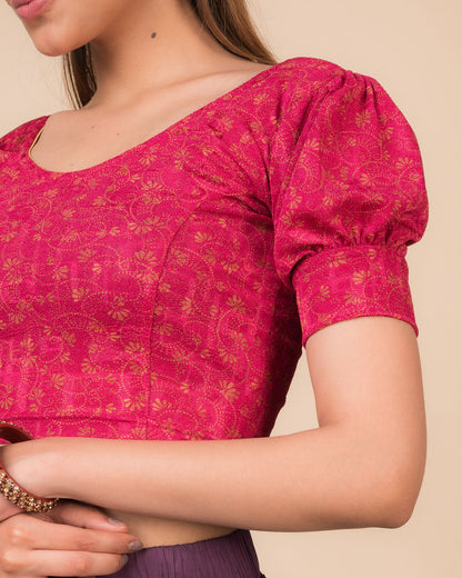  Close-up of the jacquard knit with double metallic print