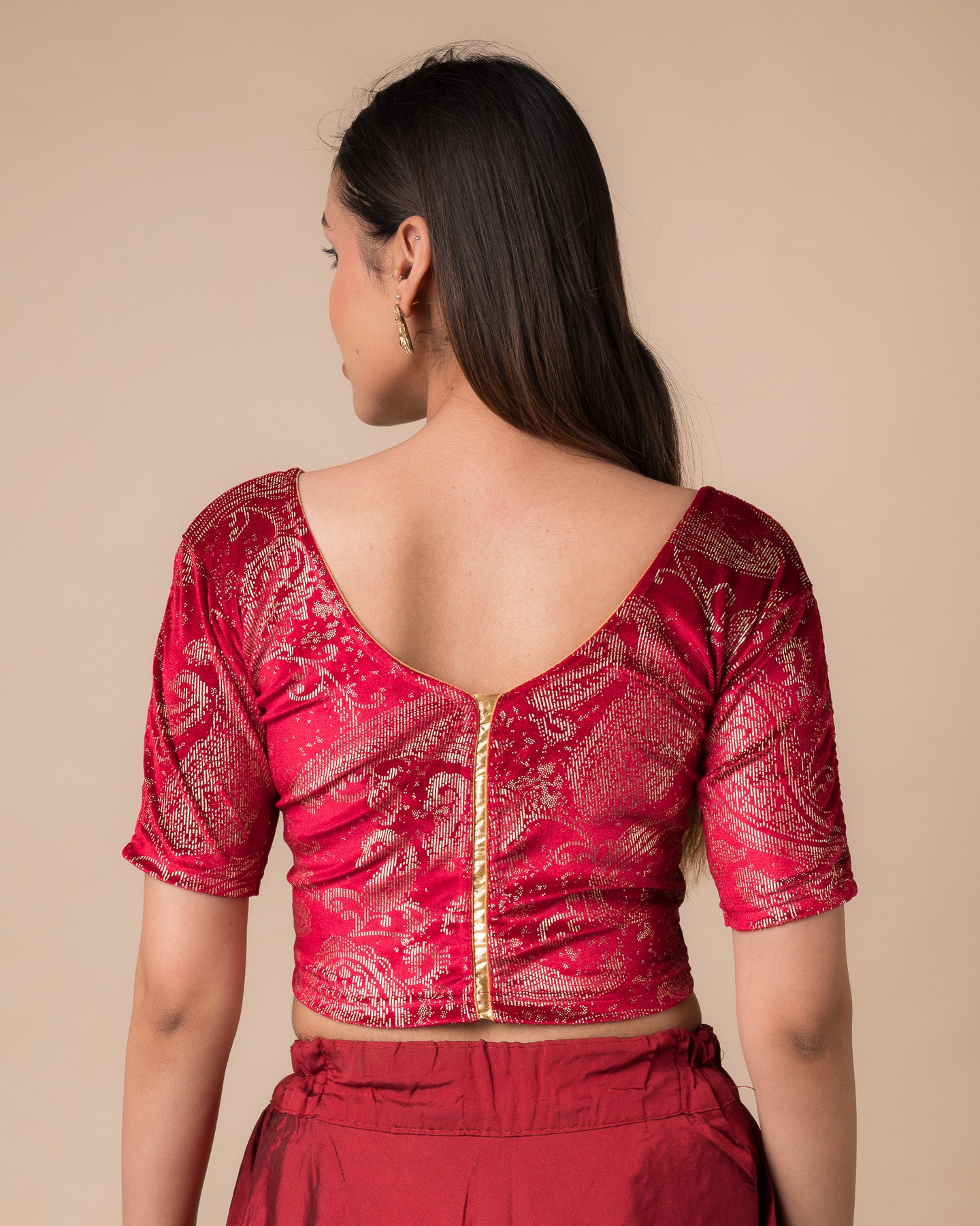 Rear view showcasing gota detailing at the back yoke