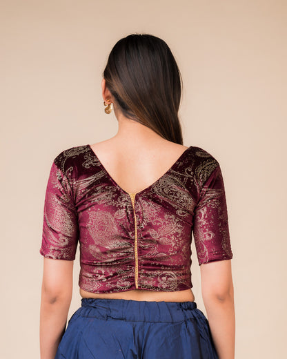 Rear view showcasing gota detailing at the back yoke