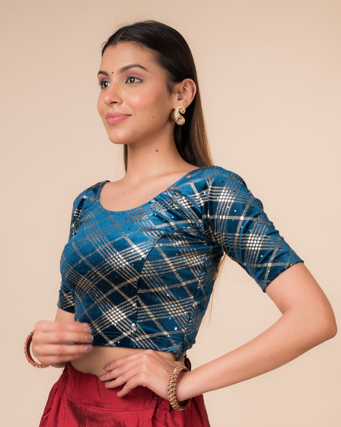 Side profile highlighting the fit and sleeve length