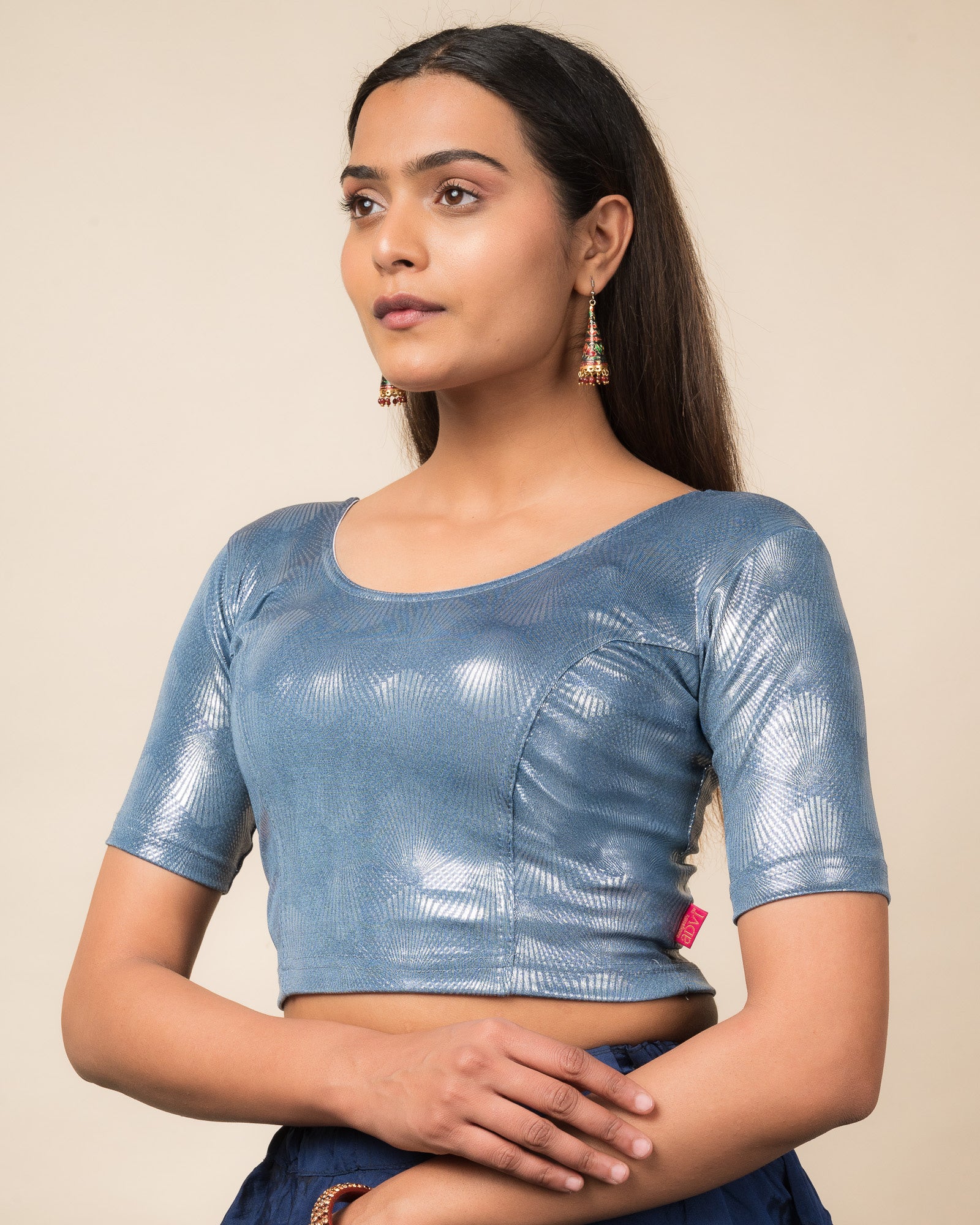 Side profile showing the fit and sleeve structure.