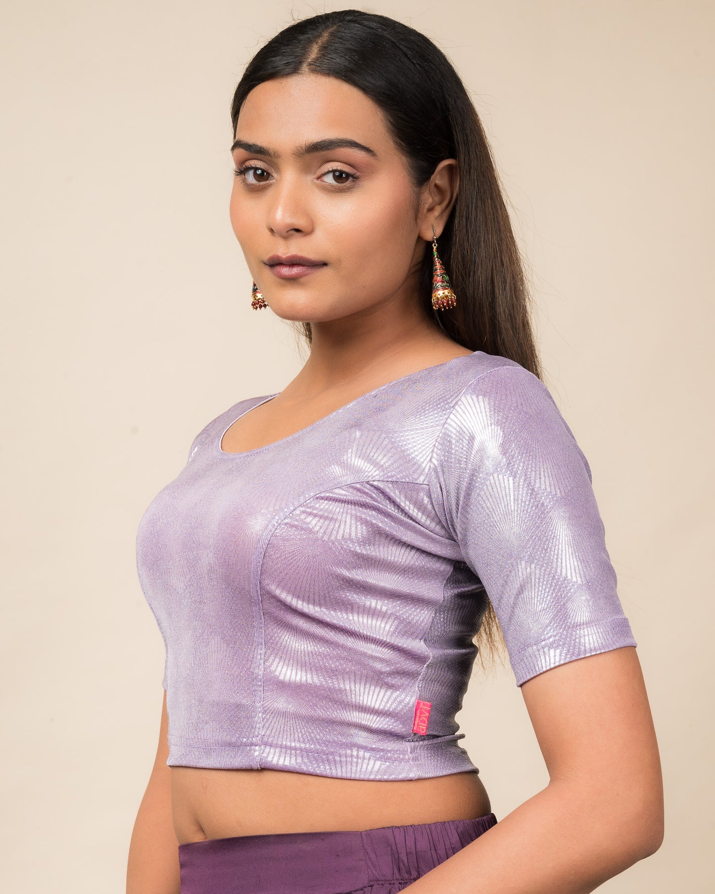 Side profile showing the fit and sleeve structure.