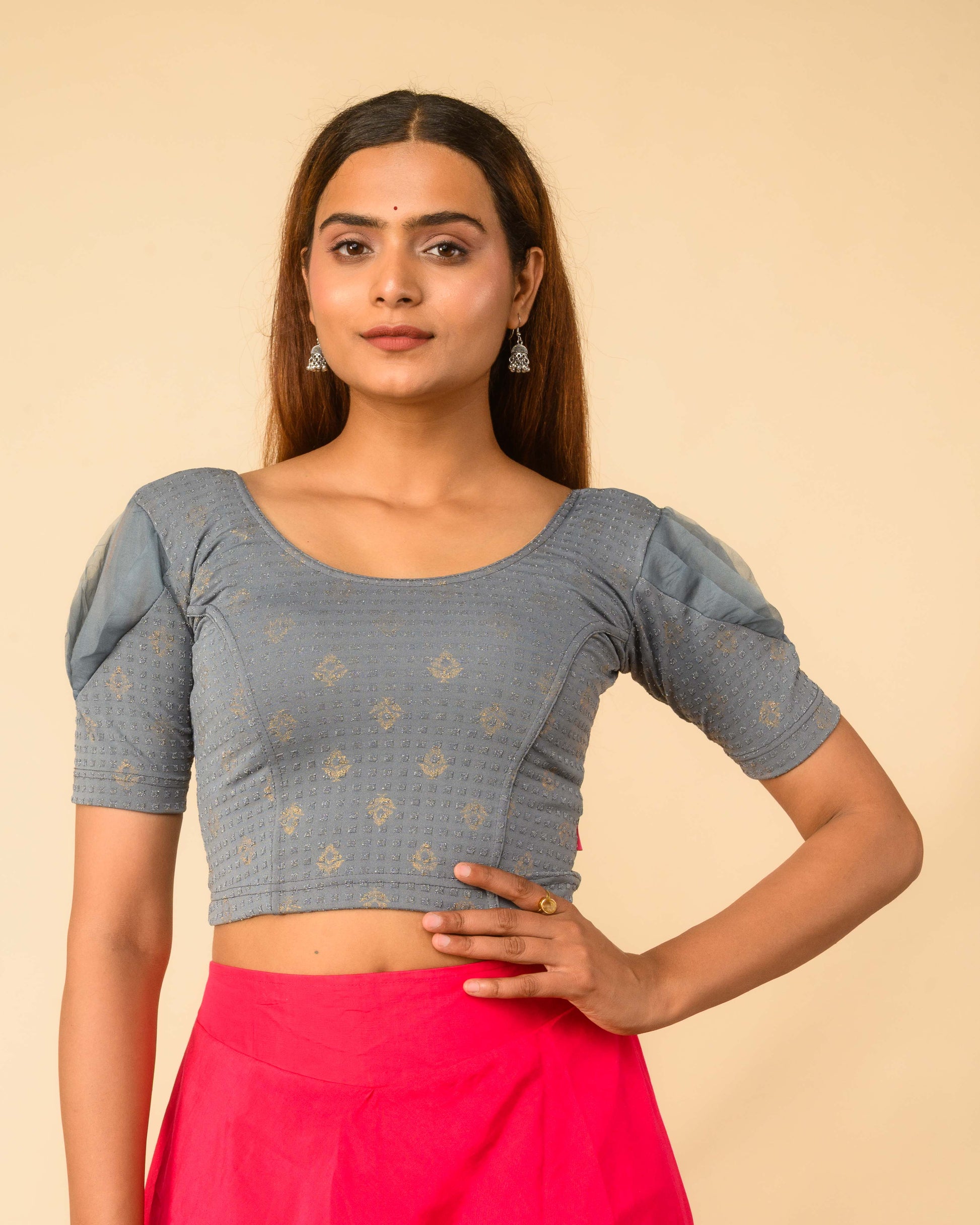 Paavna Gold–silver metallic buti Dobby Zari Jacquard stretchable saree blouse with organza puff elbow sleeves and round neck, by Advi.