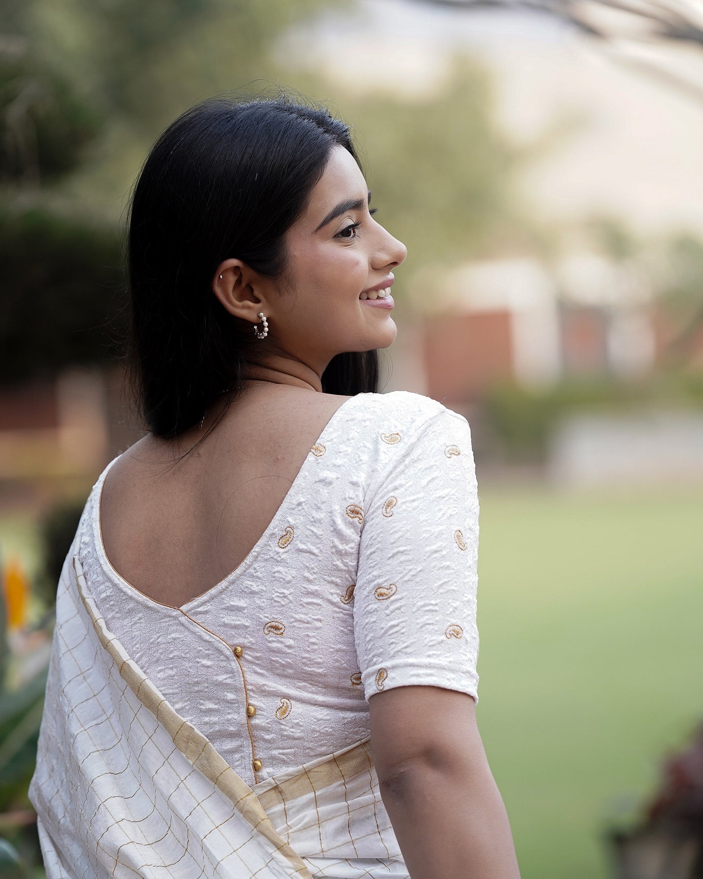 Sona White Foil Checkered Resham Work Saree Blouse Advi