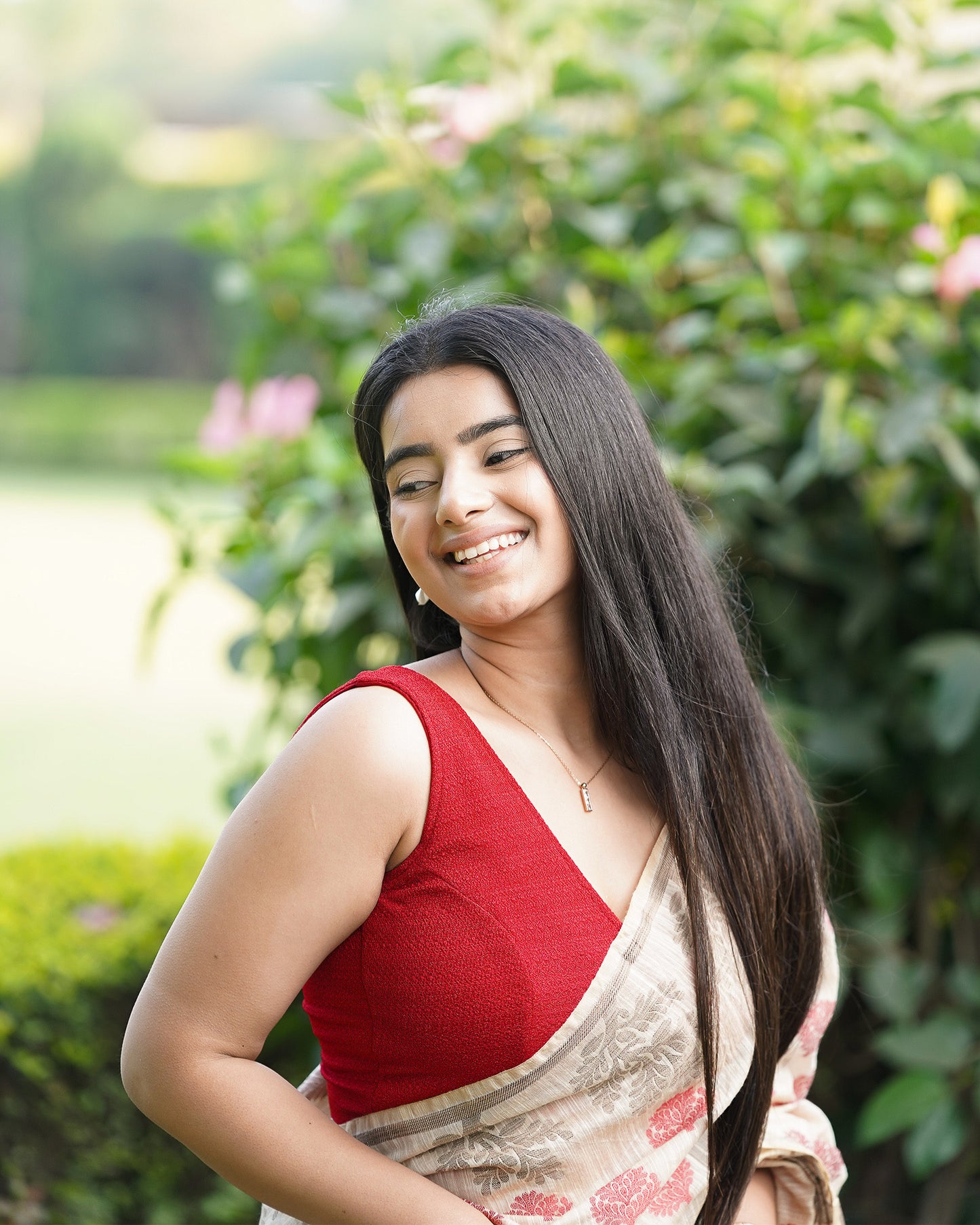 Sumti Red V-Neck Sleeveless Blouse with Removable Pads