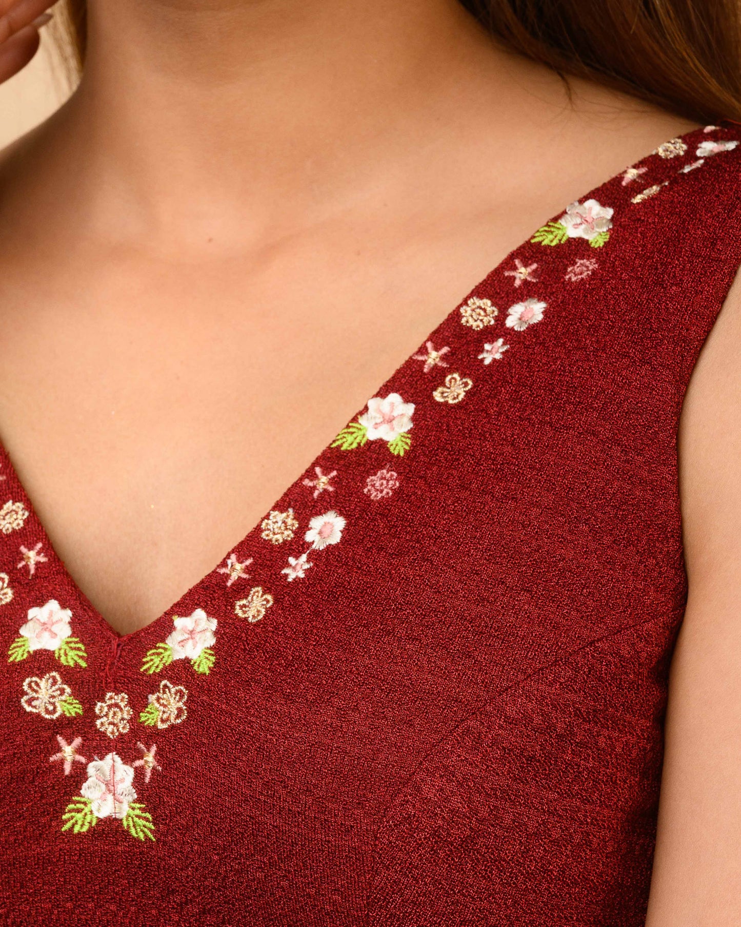 Sameera Maroon V-Neck Embroidered Sleeveless Saree Blouse with Removable Pads Advi